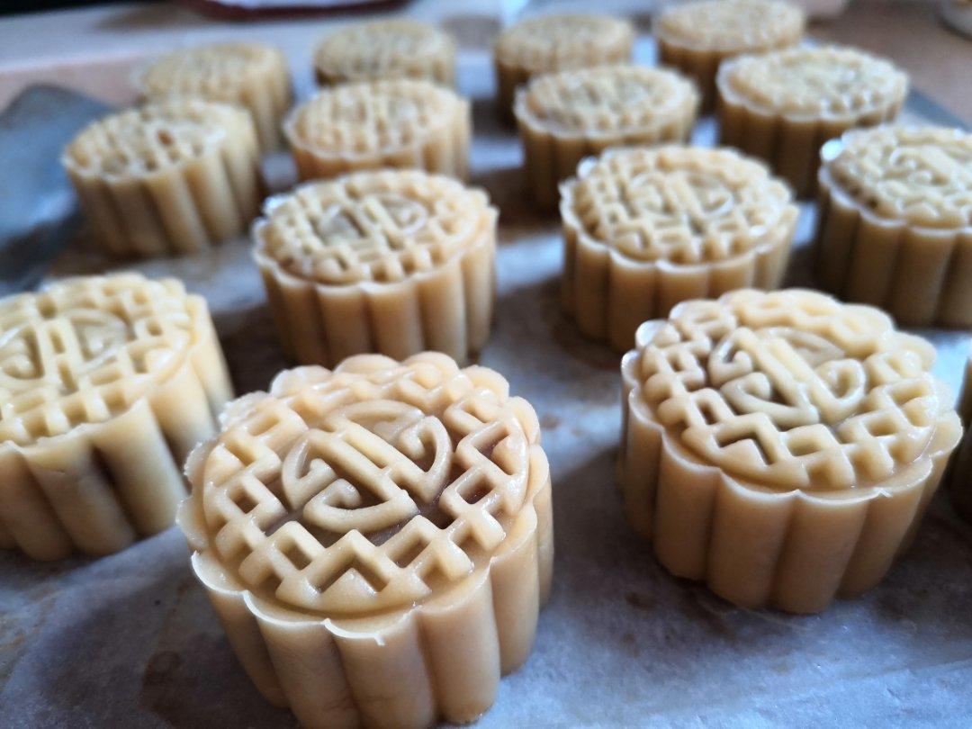 广式月饼—蛋黄莲蓉月饼