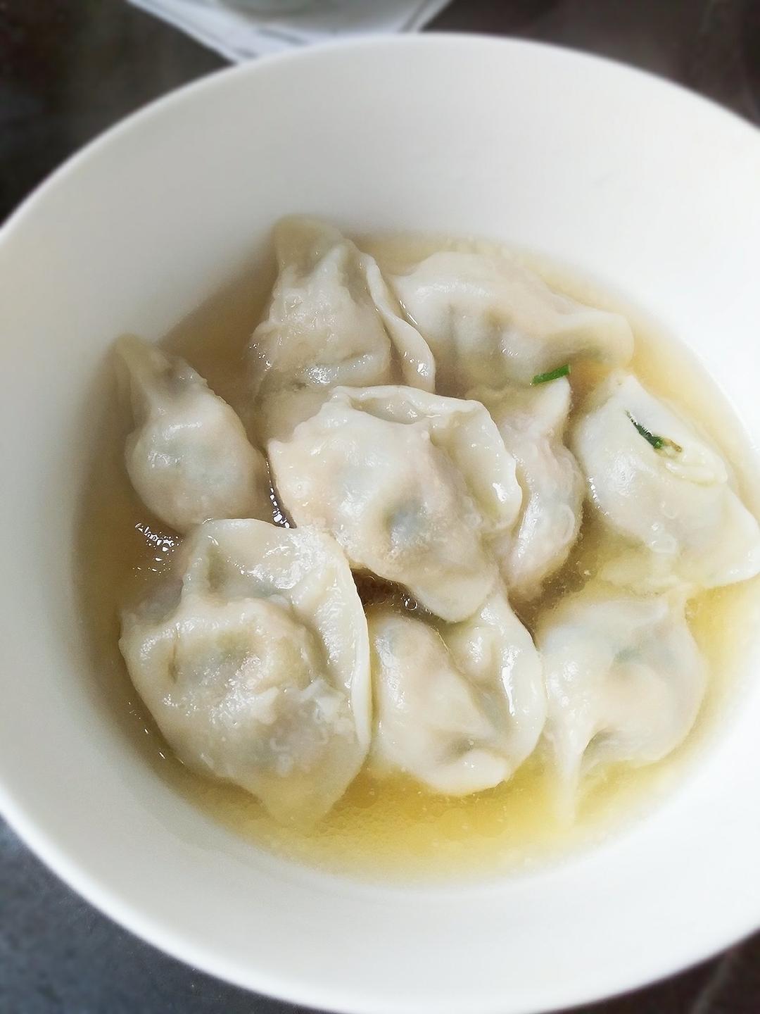 韭菜猪肉饺子(最简单最好吃又最多汁的饺子)