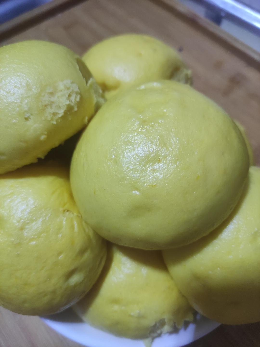 新手也可以--详解如何做出人见人爱、金黄的南瓜馒头