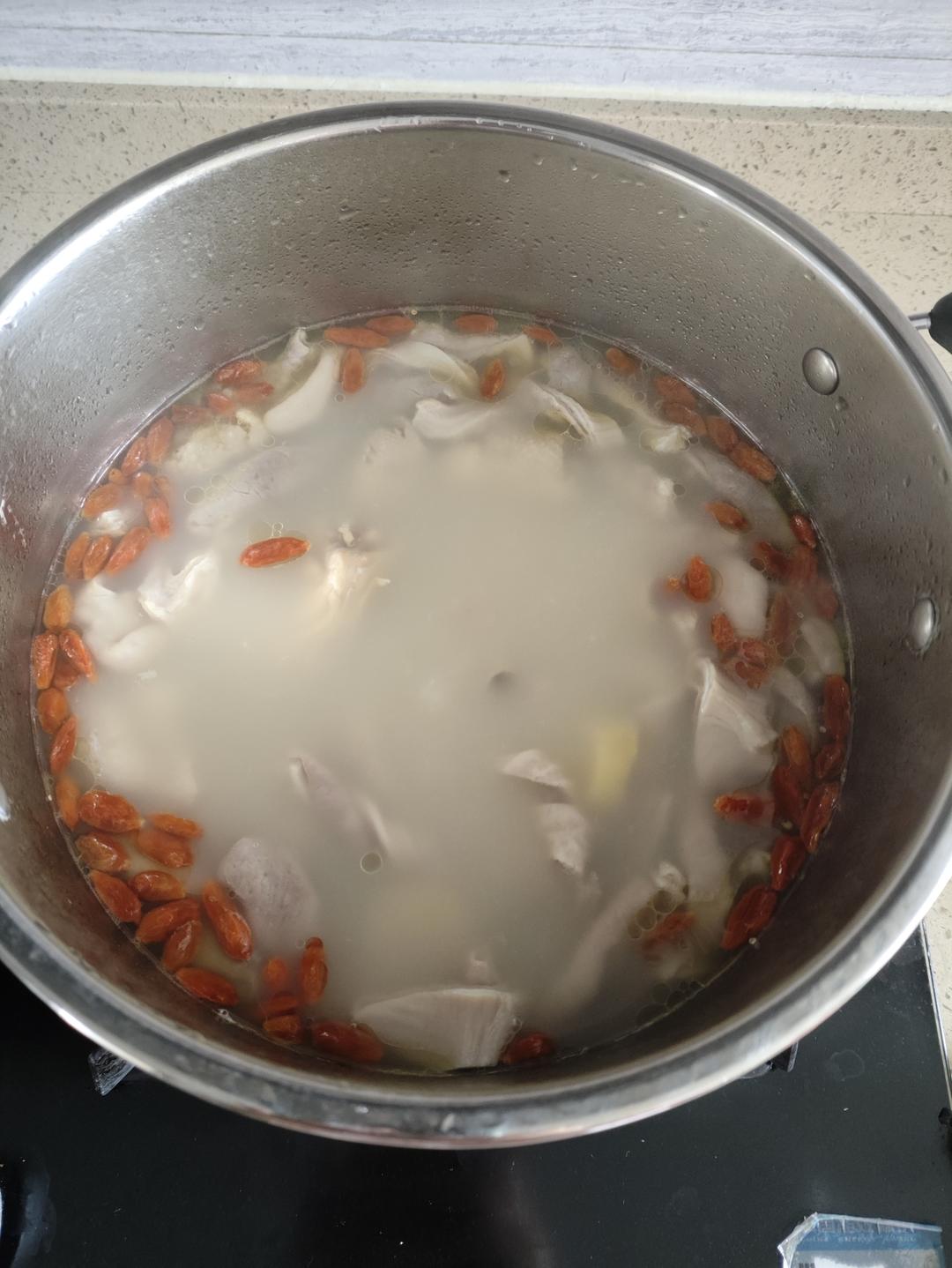 〈胡椒猪肚鸡汤〉，我超级喜欢的味道，欣小厨 😏