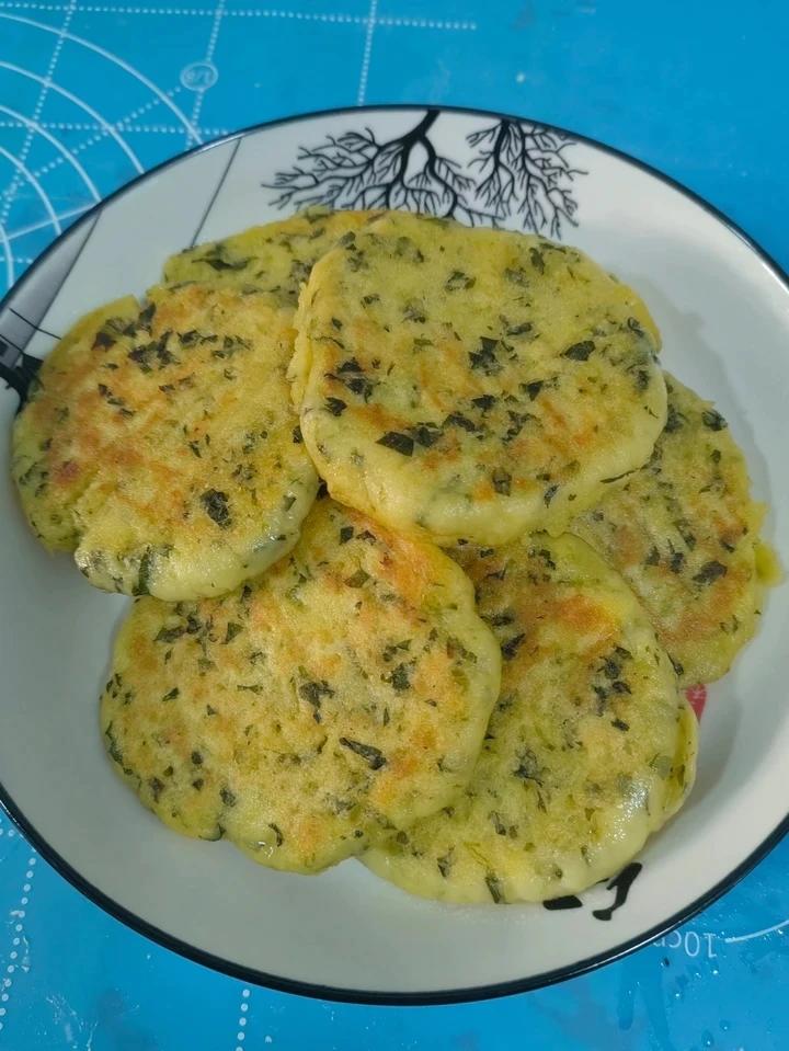 玉米面菜饼子（贴饼子）