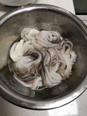 嫩出水的酱炒小章鱼🐙的做法 步骤1