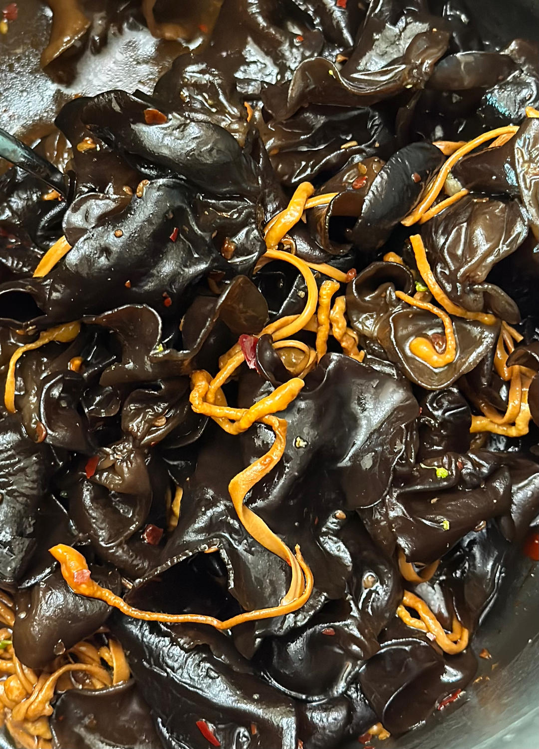 凉拌木耳虫草花