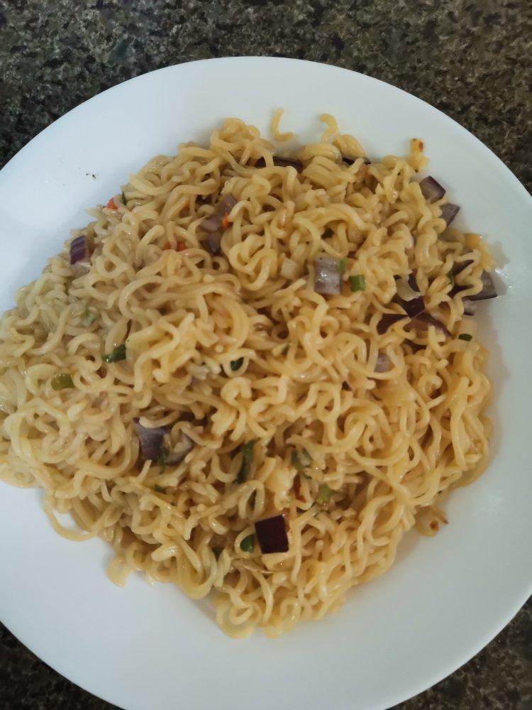 炒方便面￨幸福感爆棚