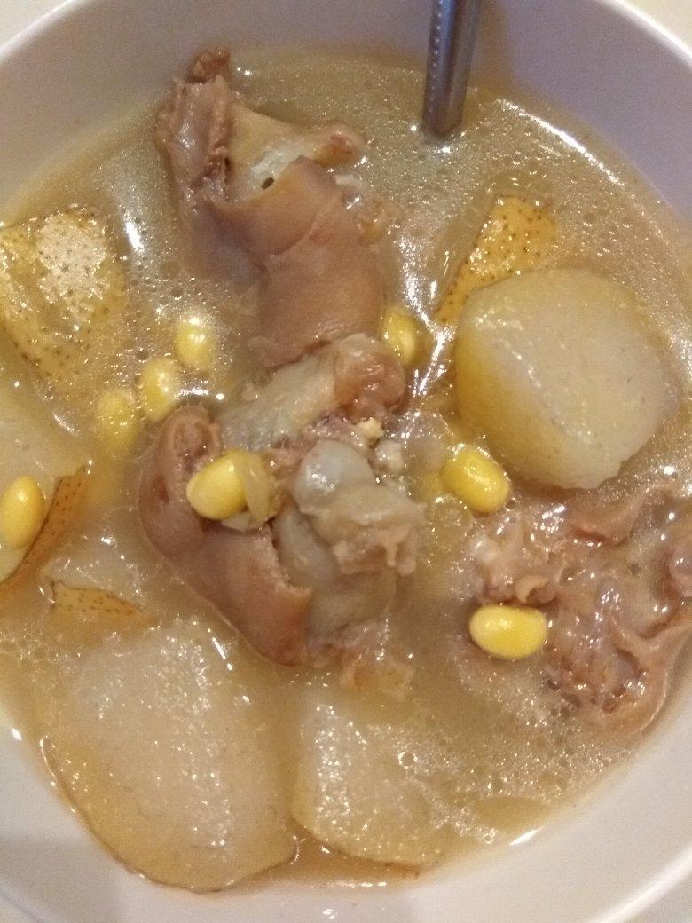 雪梨黄豆猪手汤