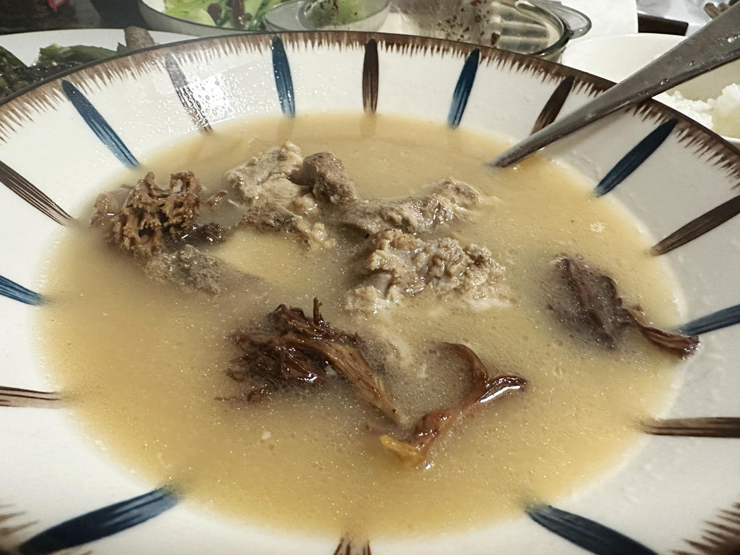 黑松露白萝卜炖排骨汤