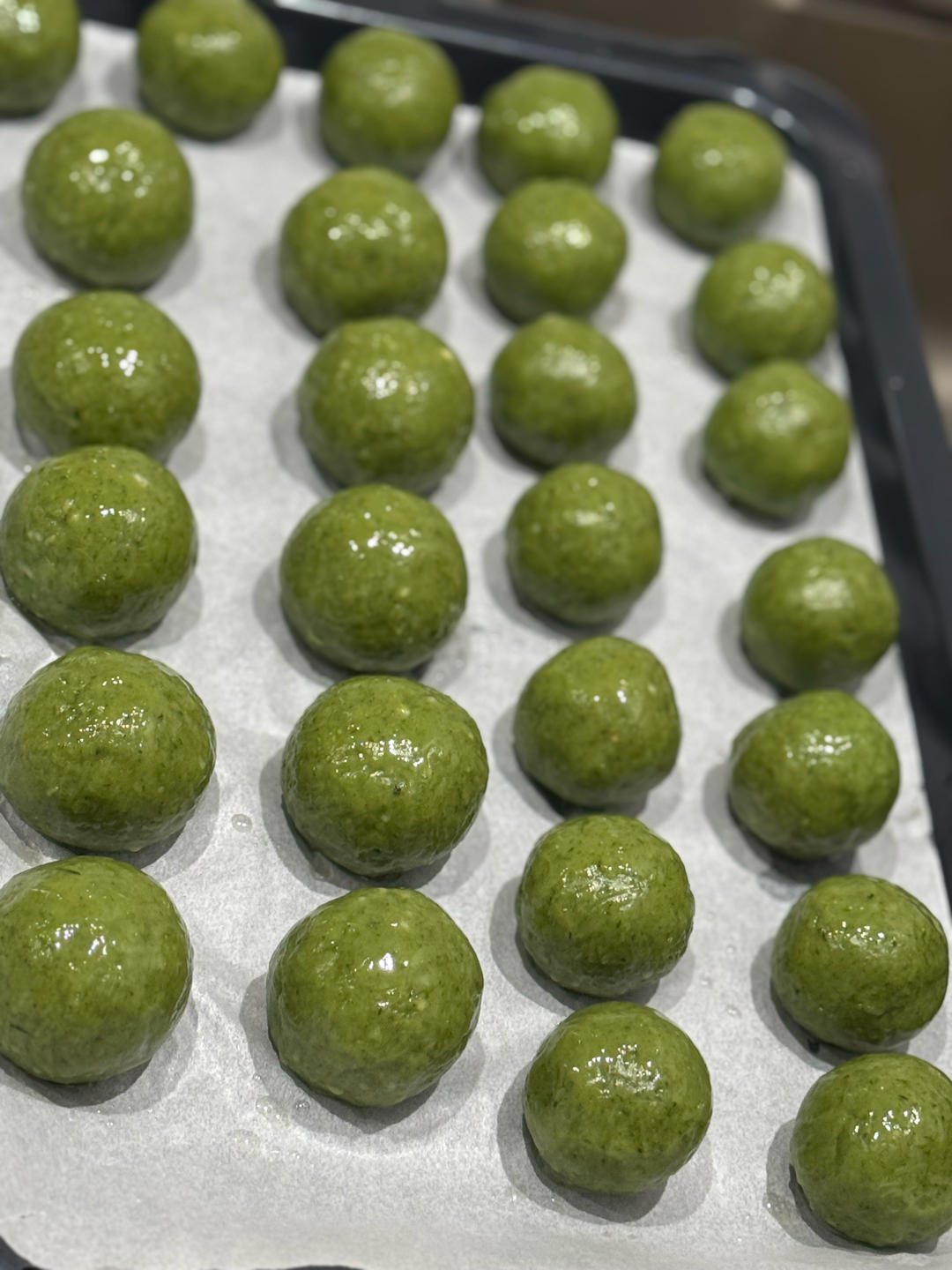 清明必吃的艾草青团