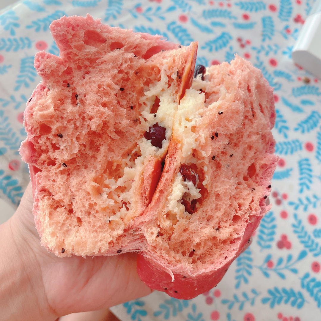 火龙果奶酪软欧包