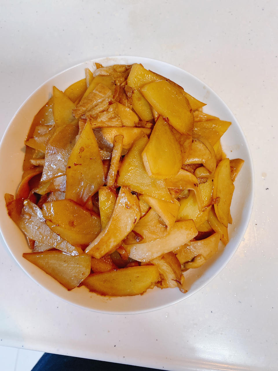 干锅炒杏鲍菇土豆片