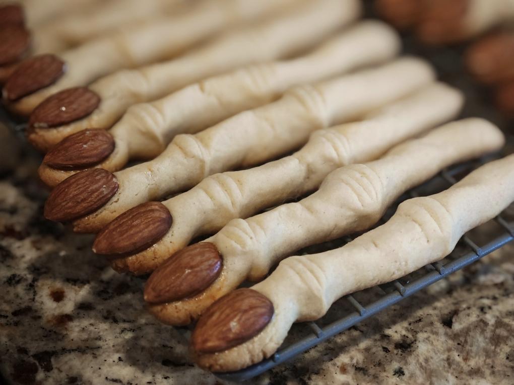 万圣节手指饼干（超逼真）