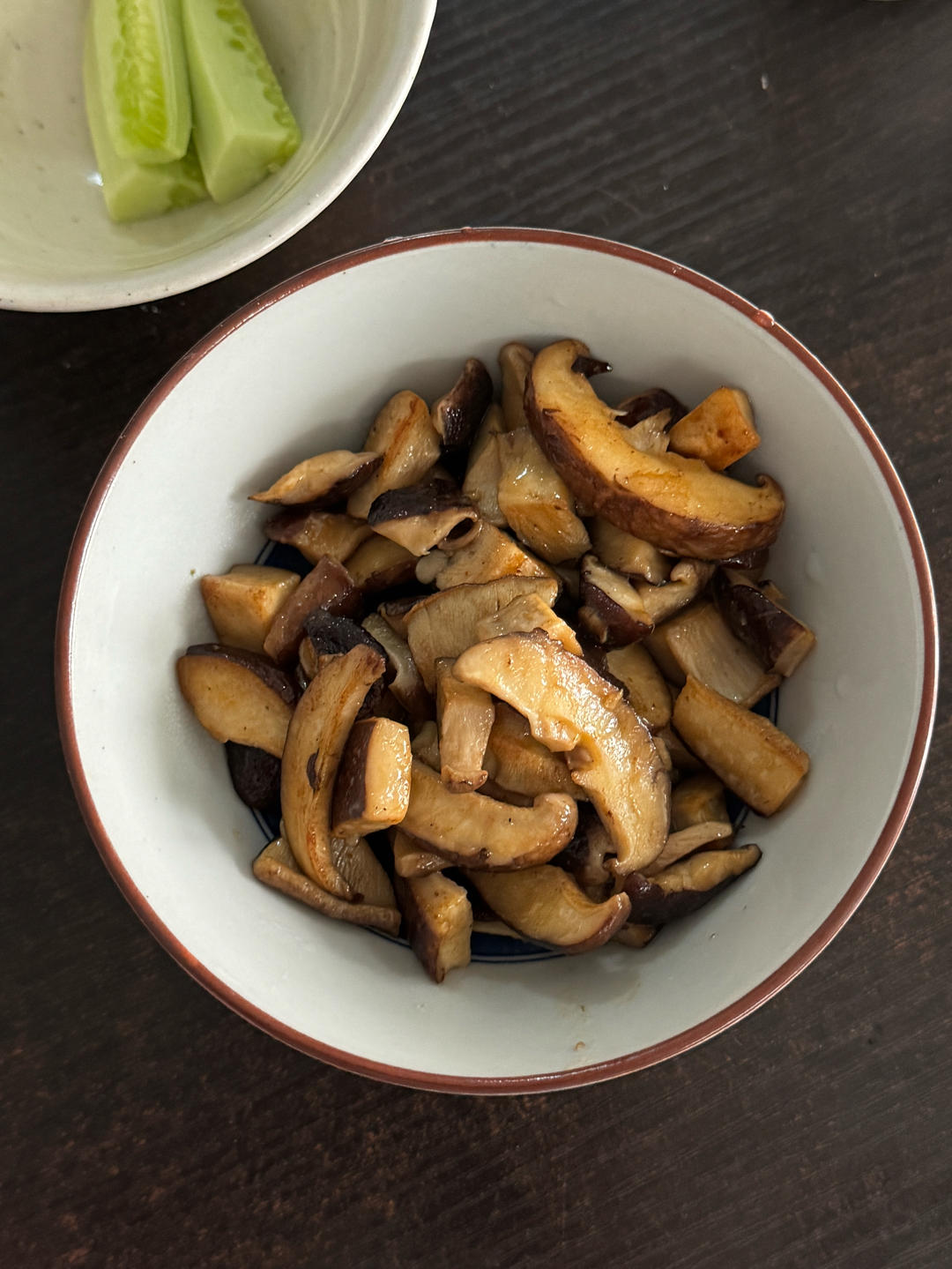 分享一个香菇好吃的做法，不用烧鸡不用炖汤，简单炒一炒，真香