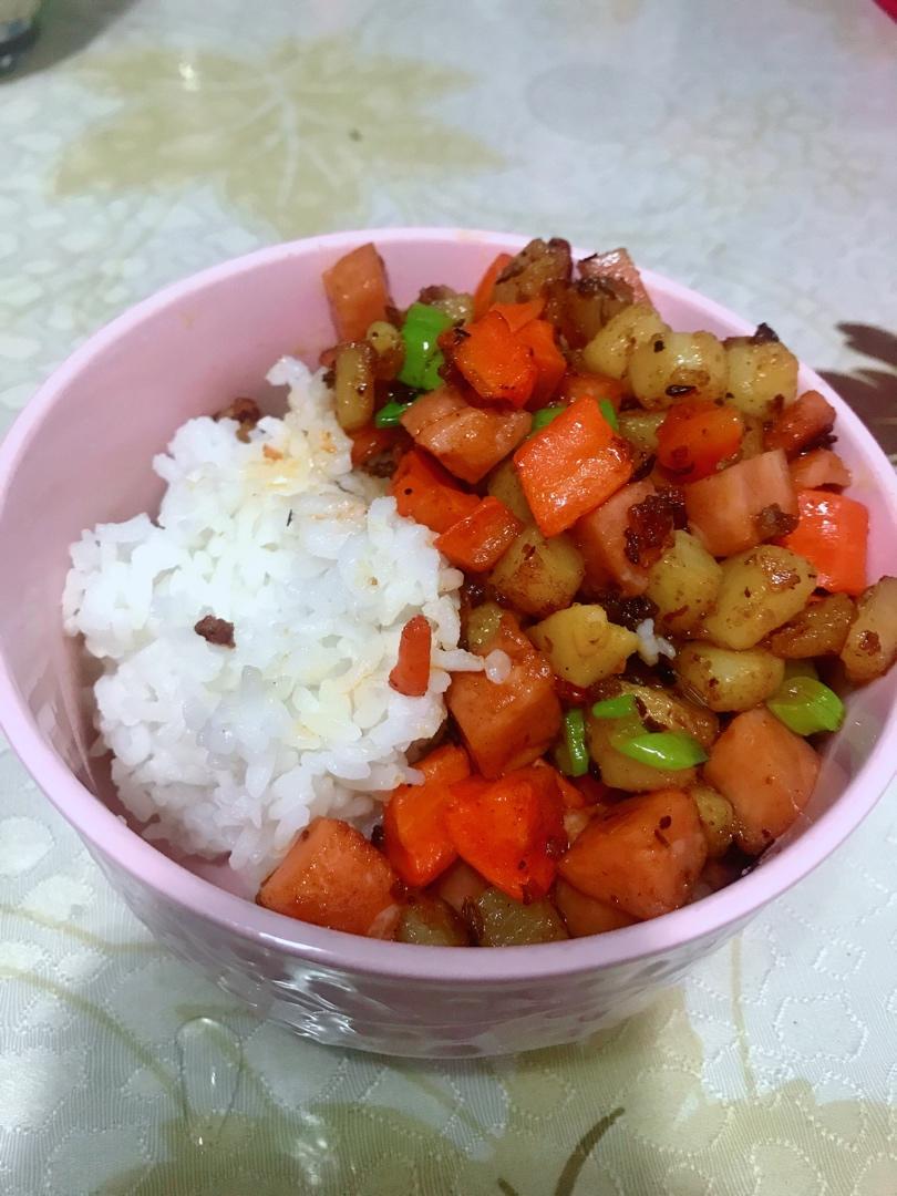 孜然火腿土豆丁