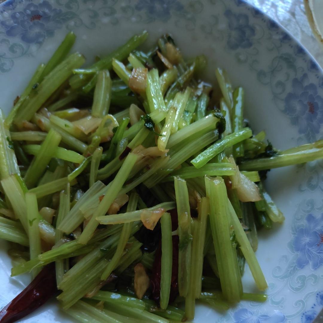 素炒芹菜