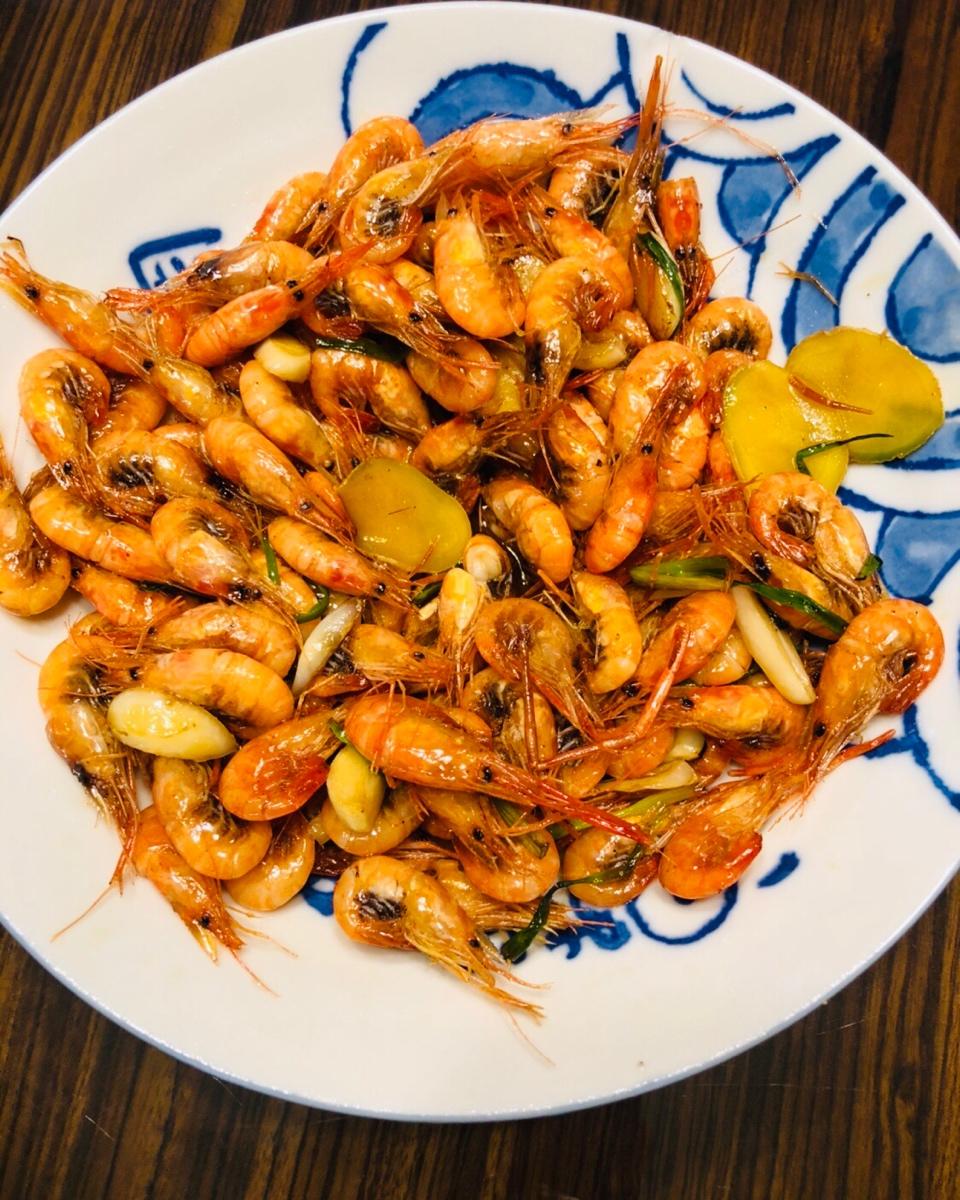 火爆杭州的老头儿油爆虾