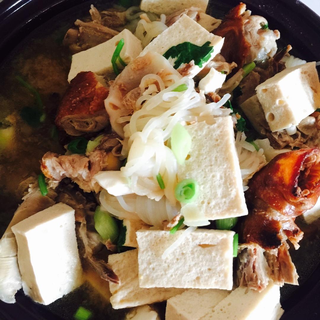 学做菜学做菜啊做的豆腐鸭架汤