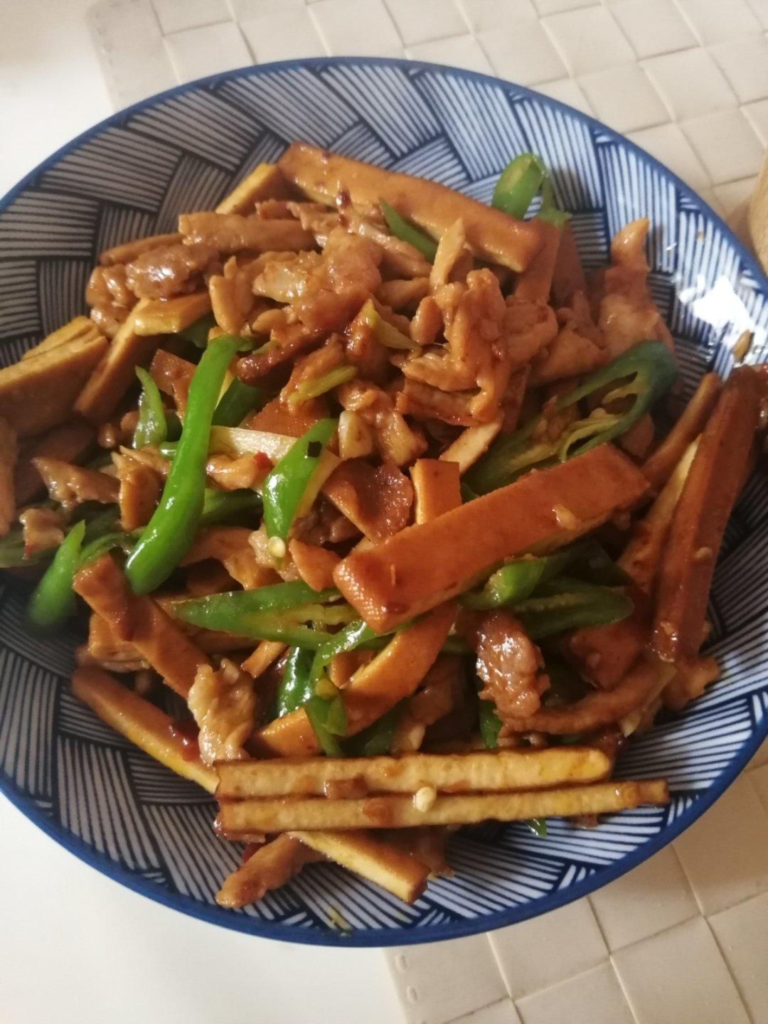 青椒肉丝炒香干