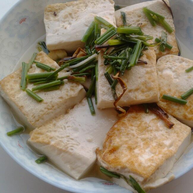 葱香煎豆腐的做法