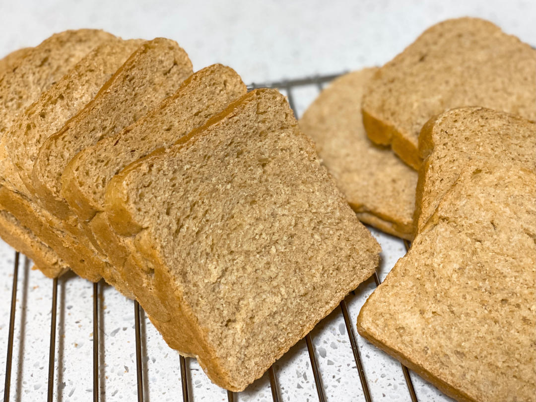 100%全麦鸡蛋吐司 直接法 王后细麸细粒 纯全麦依然软到下腰