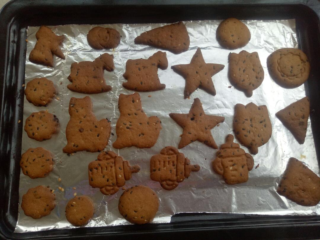 红糖黑芝麻饼干—酥脆无黄油快手版