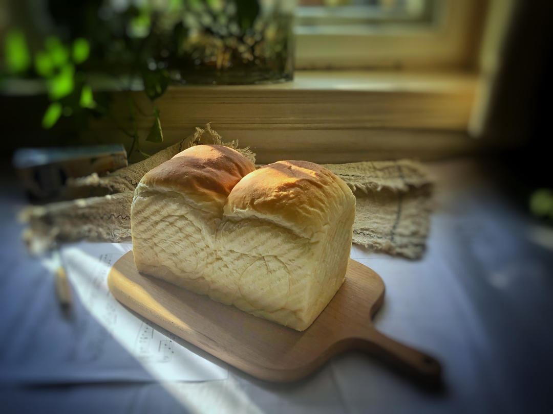 柔软好吃的蜜红豆牛奶吐司（无需分割、一次发酵）