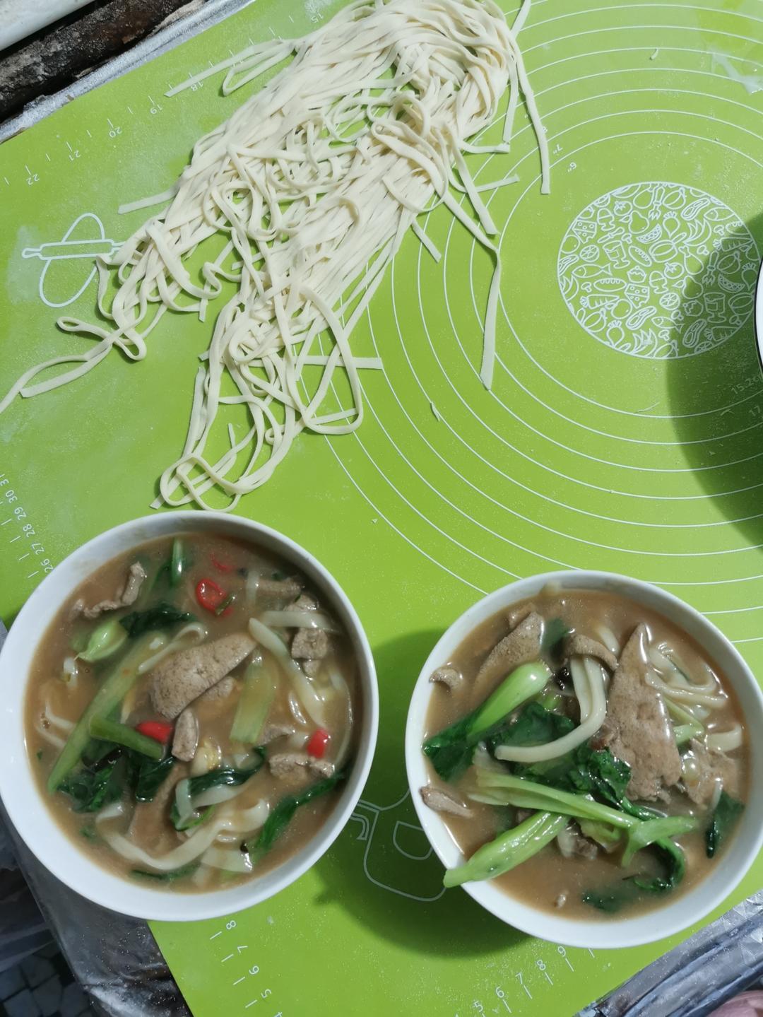 欲罢不能的猪肝汤面