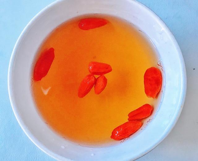 宝宝的开胃小甜汤—山楂红枣苹果汤的做法