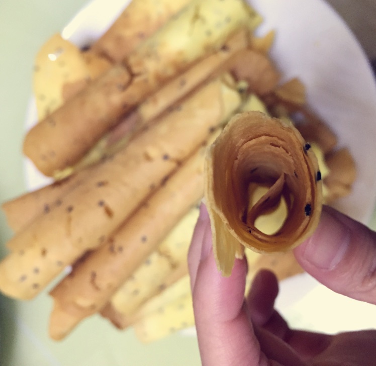 芝麻香酥蛋卷（视频食谱）