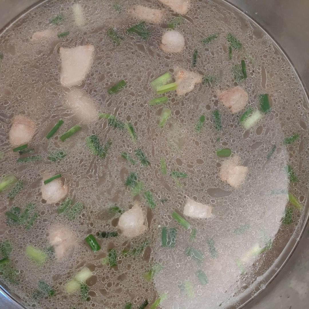 鲜掉眉毛口蘑汤