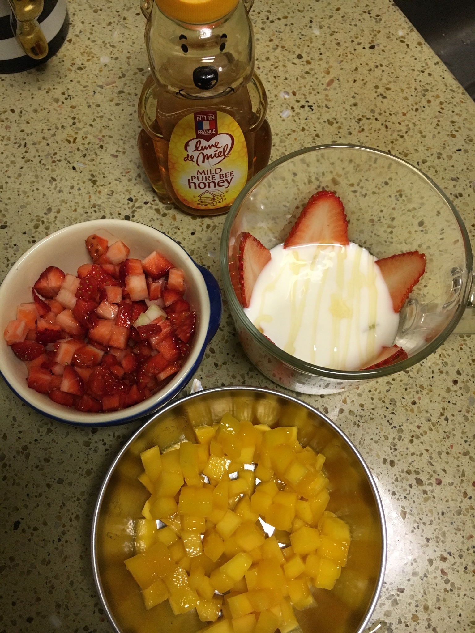 水果谷物酸奶盆栽的做法 步骤3