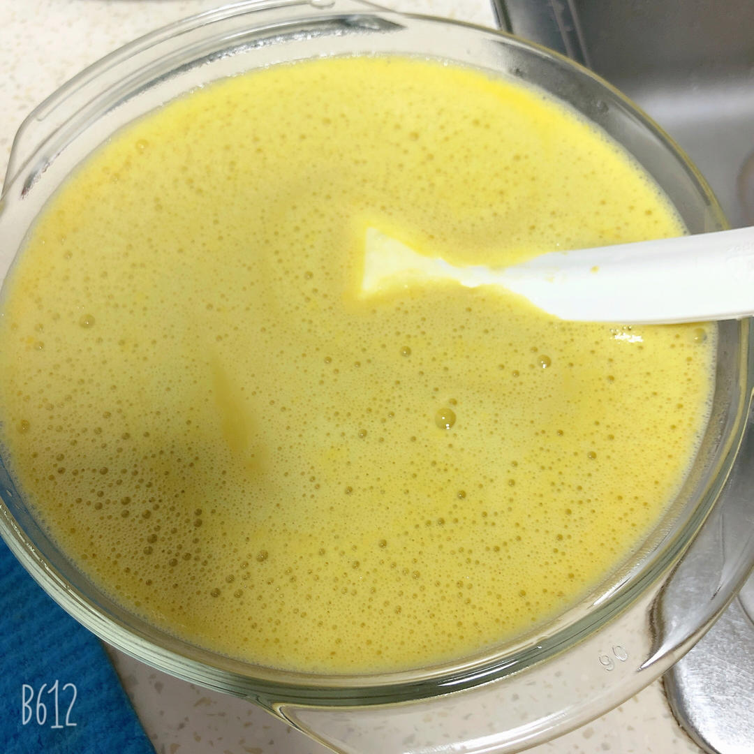 豆浆机版醇豆浆，五谷豆浆，各类豆奶，番薯胡萝卜奶昔，玉米汁，西兰花奶油浓汤，黑芝麻糊，米糊，银耳薏仁枸杞红枣莲子养颜羹，栗子核桃露，黑豆糕绿豆糕，老北京豌豆黄，红豆沙，咸香南瓜粥