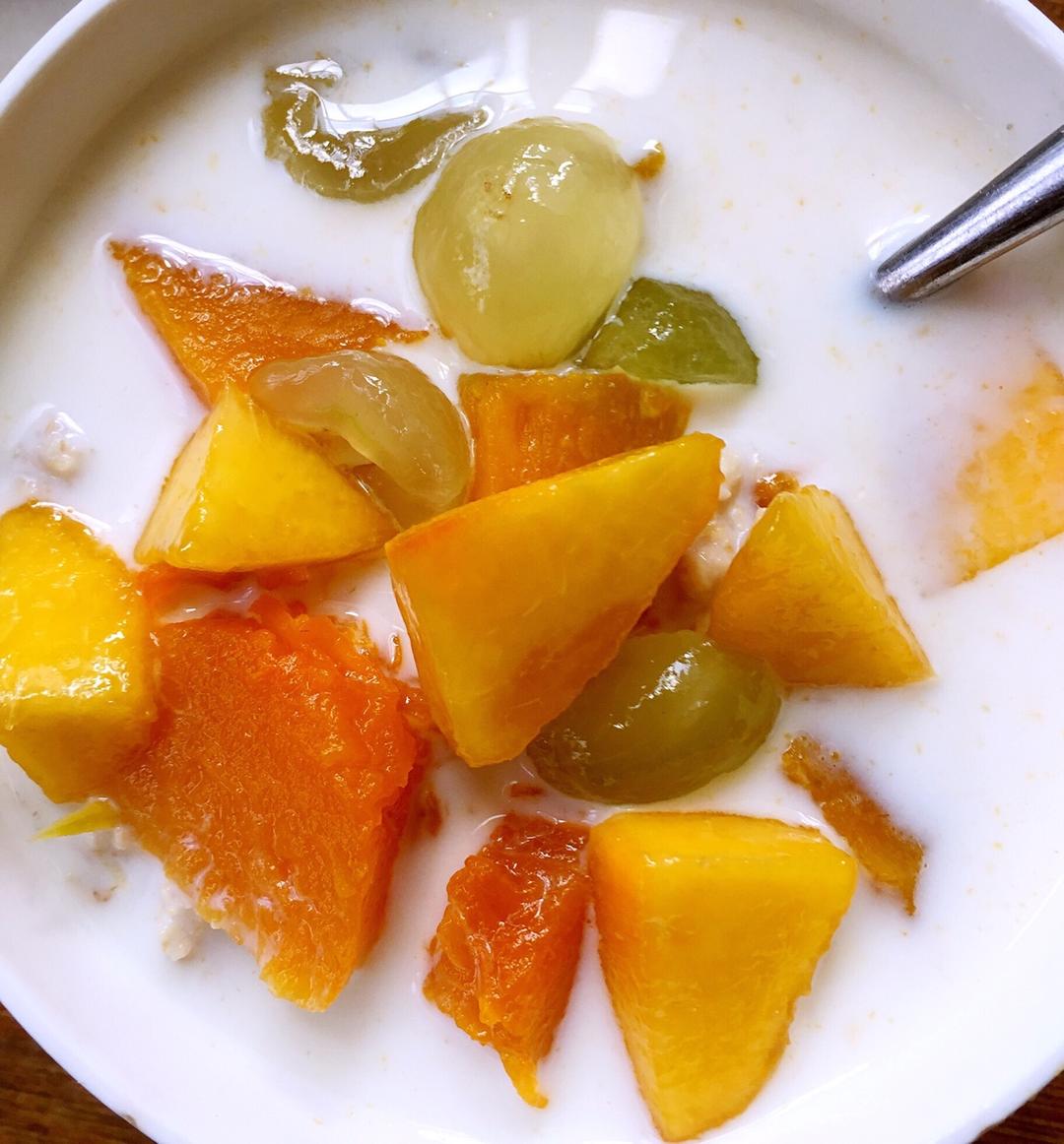 南瓜（地瓜）牛奶燕麦粥