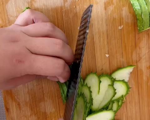 清炒丝瓜的做法 步骤3