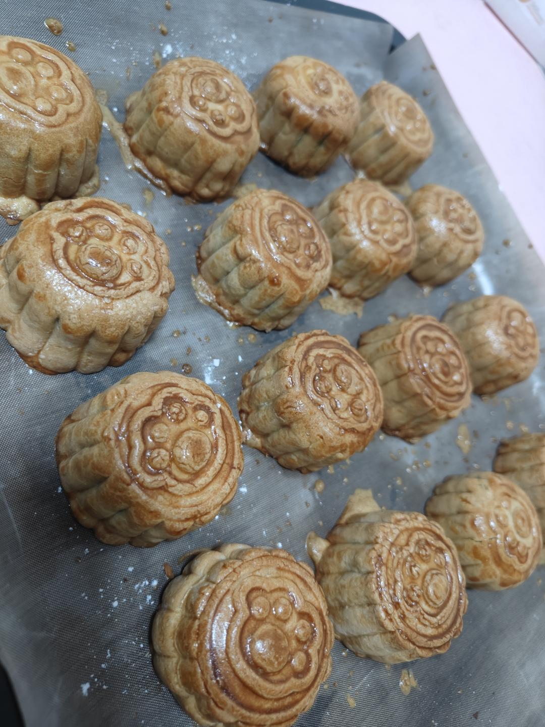 广式月饼—蛋黄莲蓉月饼