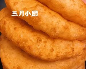 家庭版炸油饼 做法简单 外酥里软 附细节视频详解的做法 步骤4