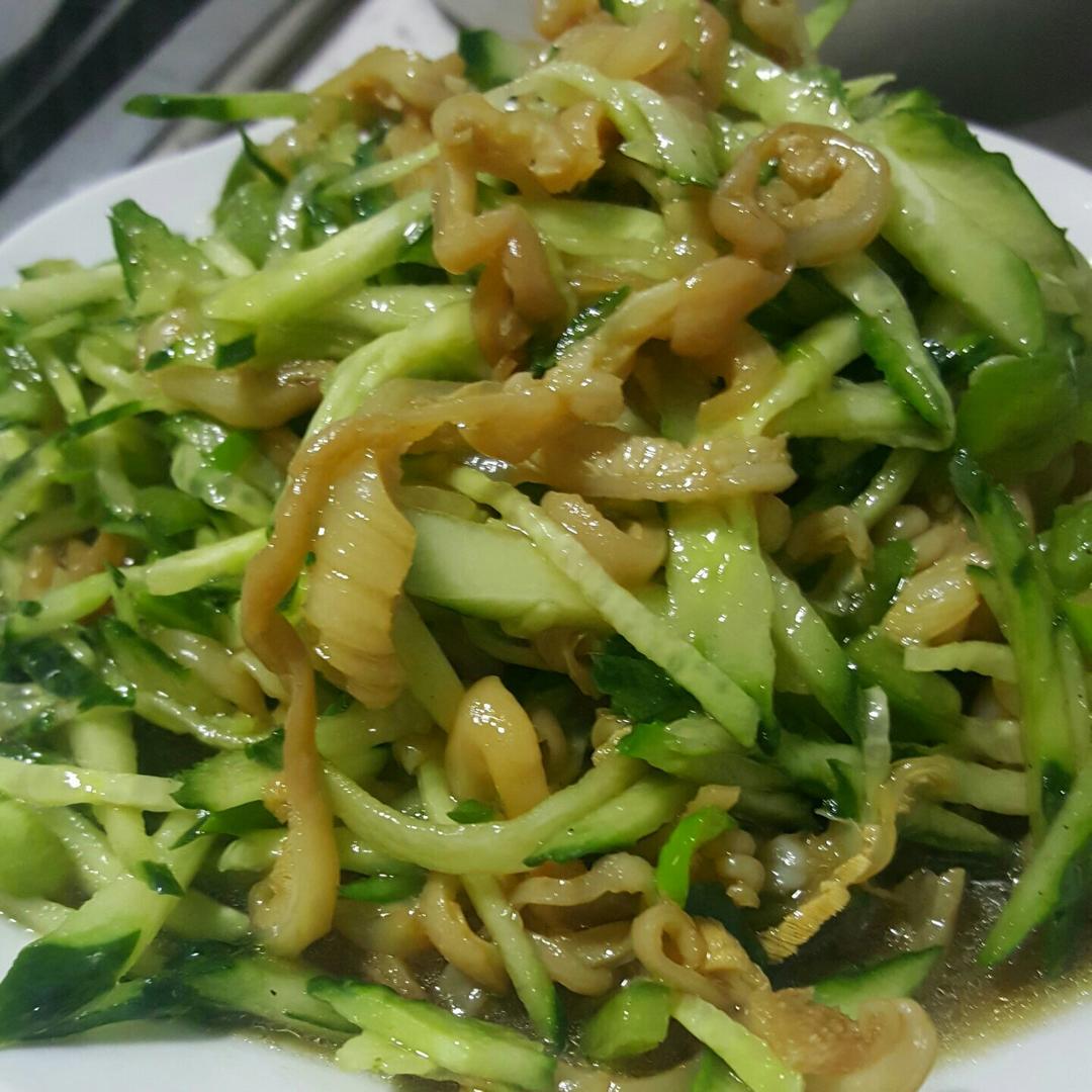 凉拌海蜇黄瓜丝