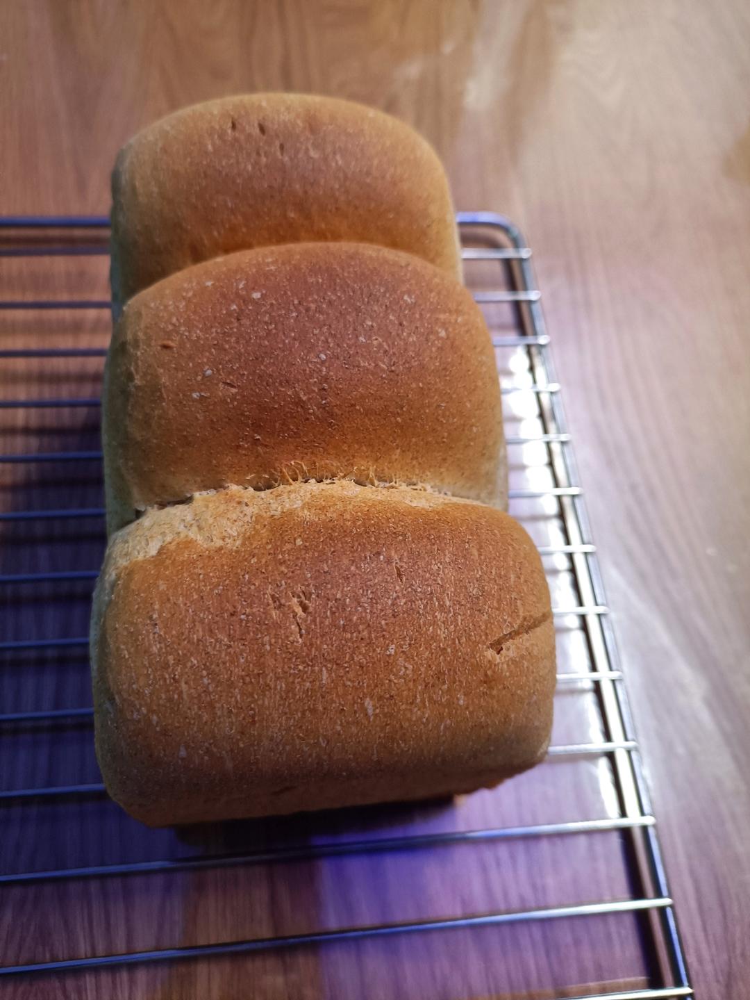 50%全麦吐司｜低糖低脂，吃起来不像是吃全麦的全麦吐司！