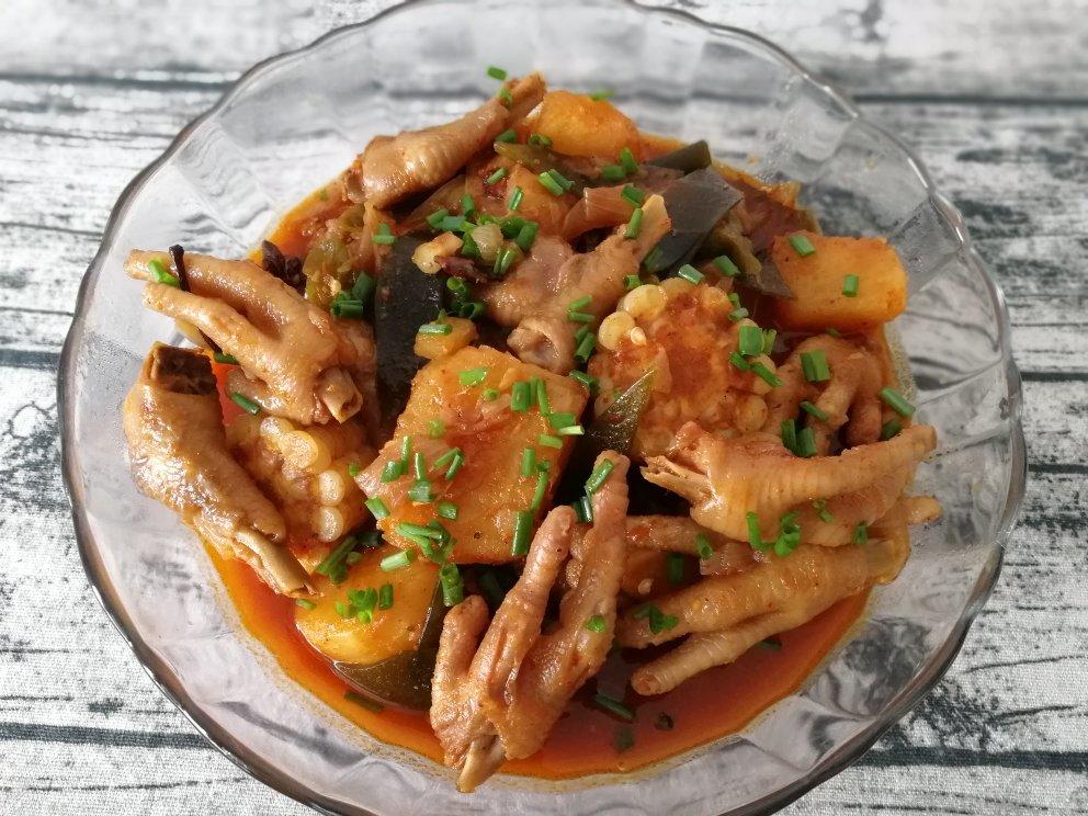 肉蟹煲的鸡爪鸡翅
