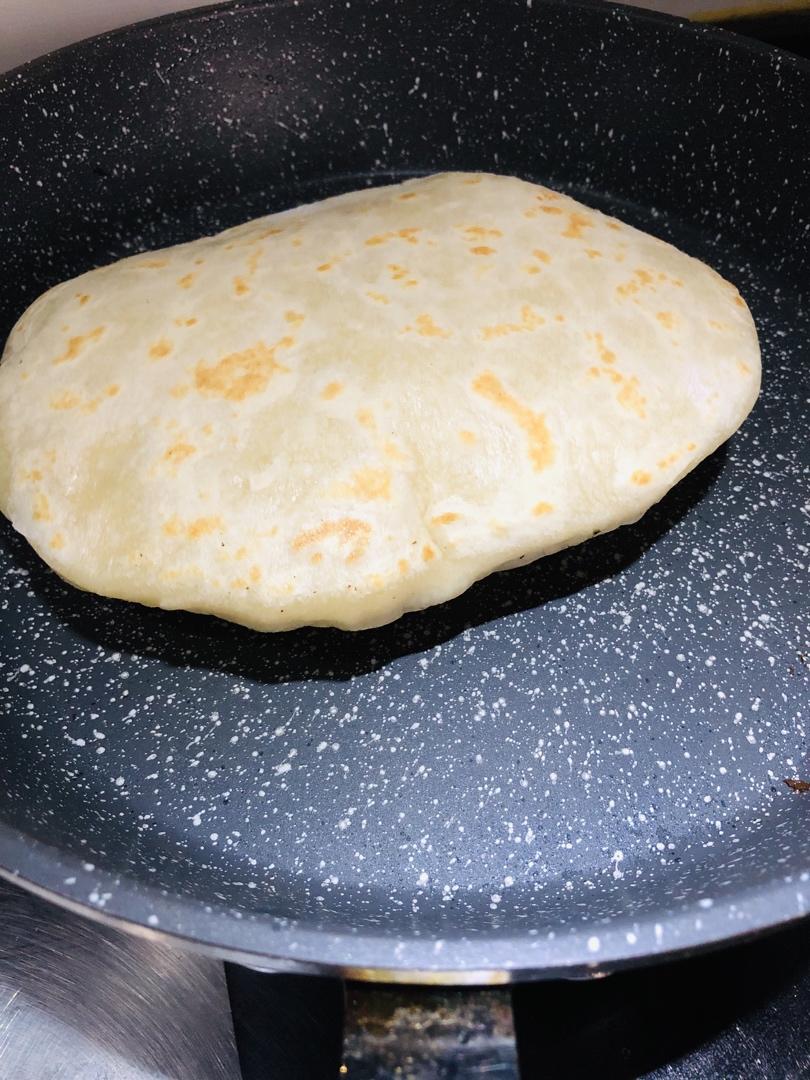 张张都鼓大泡的鸡蛋灌饼这样做不鼓大泡都难