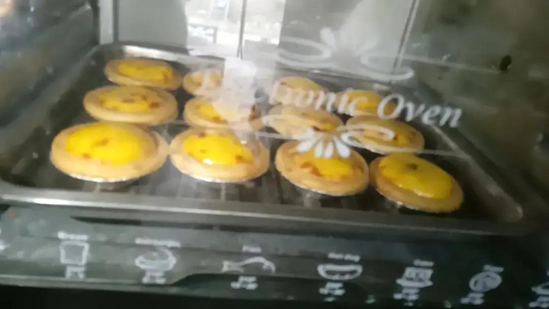 细腻滑嫩的蛋挞来一个