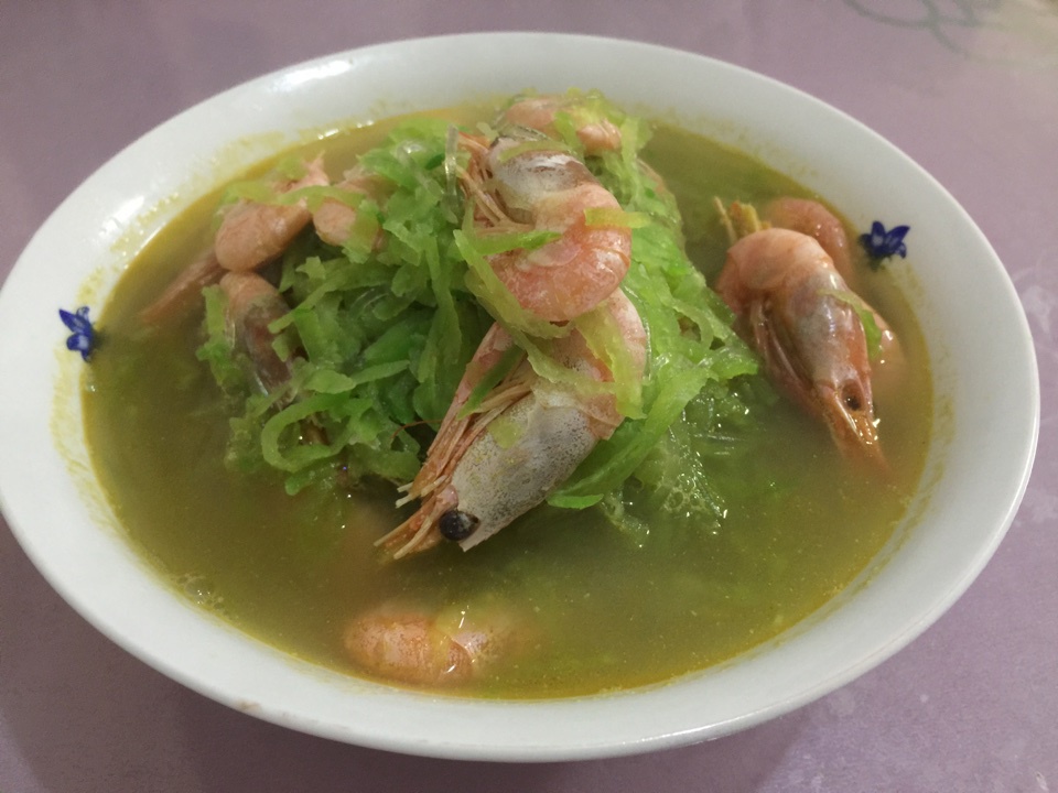 青萝卜鲜虾粉丝汤