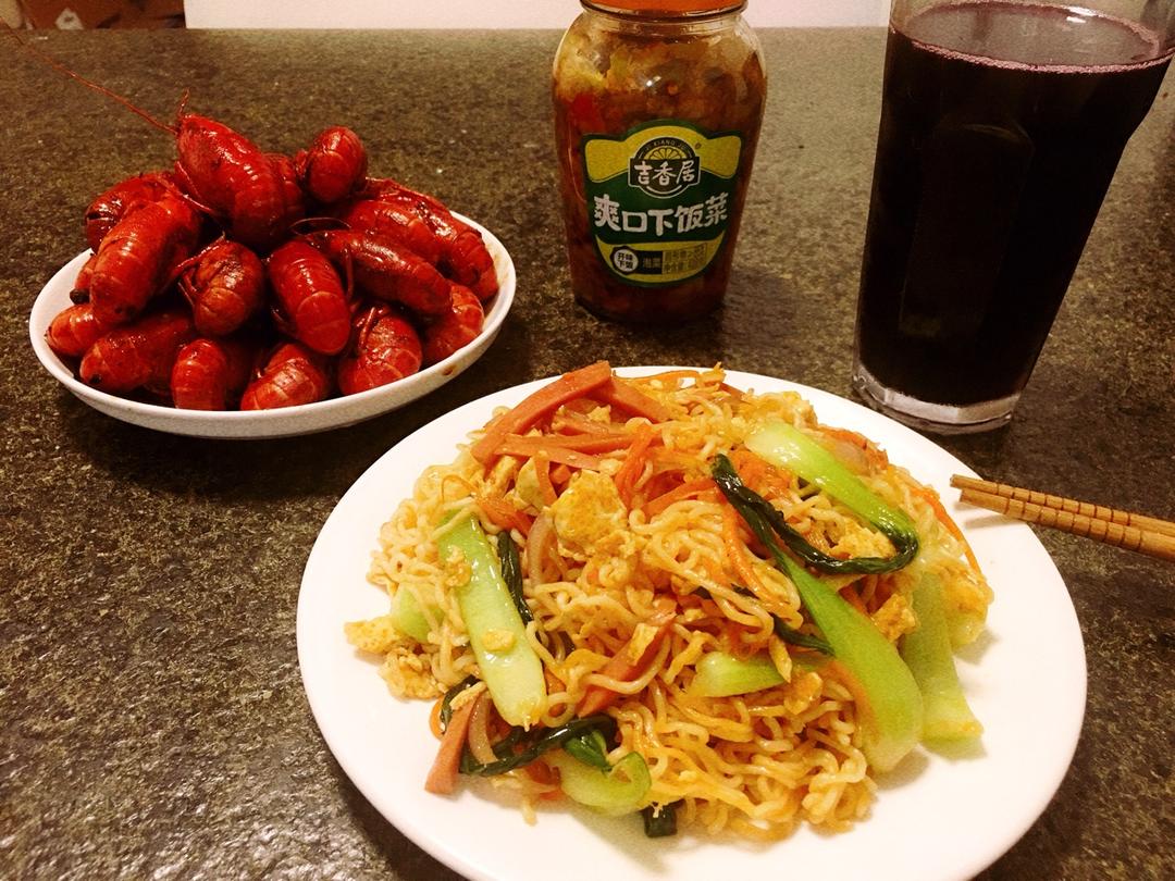 路边摊风味炒方便面