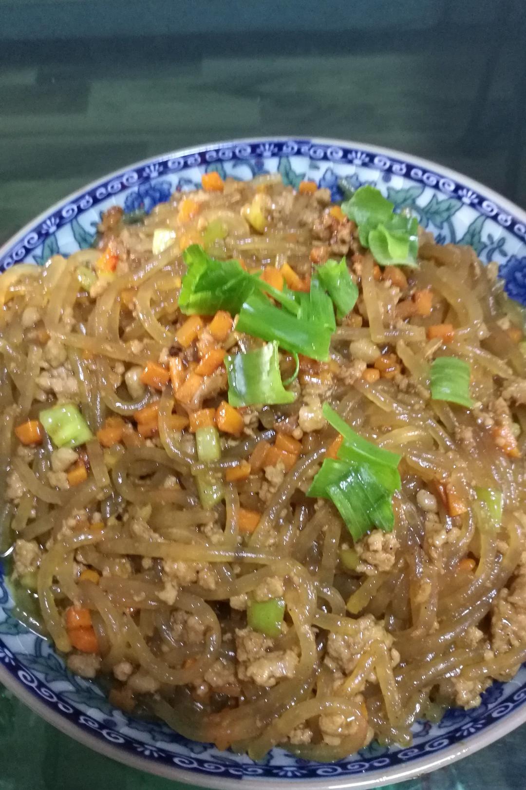 蚂蚁上树（红薯粉）