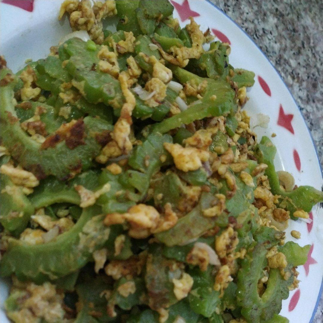 鸡蛋炒苦瓜