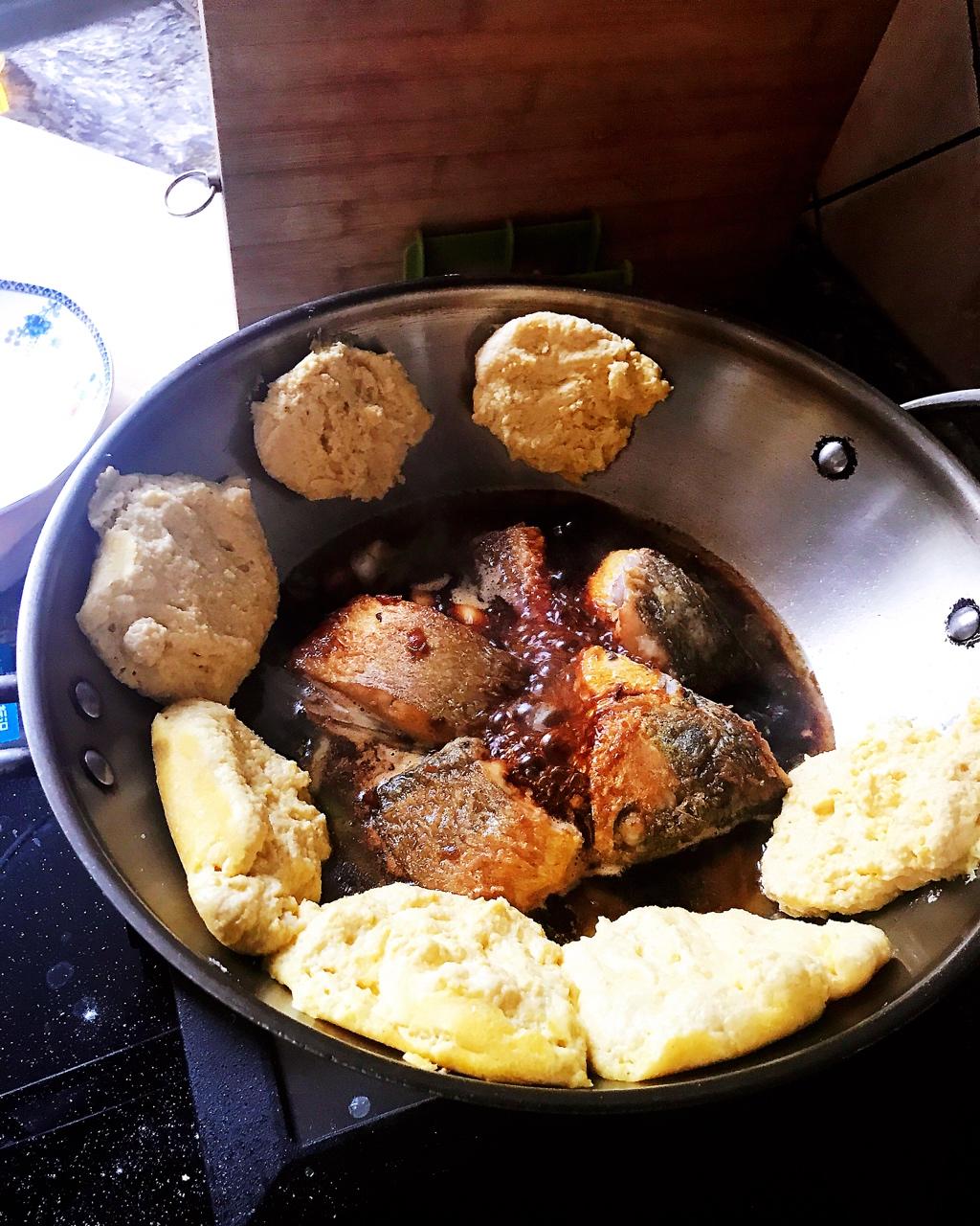 东北硬菜熬鱼贴饼子