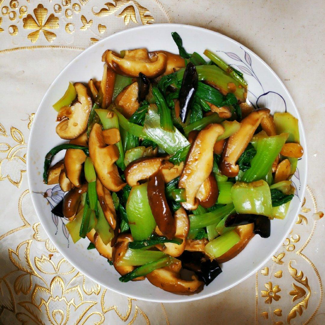 难度★ 耗油香菇青菜（附香菇挑选清洗技巧和绿叶菜焯水技巧）