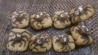 万圣节蜘蛛花生酱曲奇