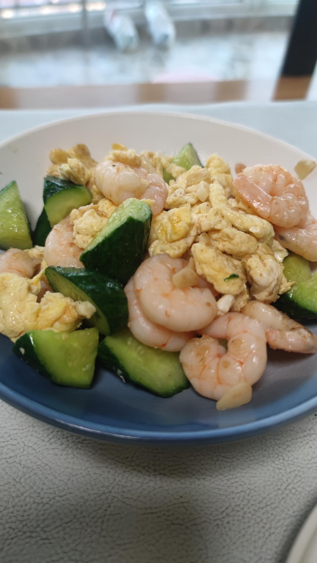 滑嫩鲜香的鸡蛋炒虾仁