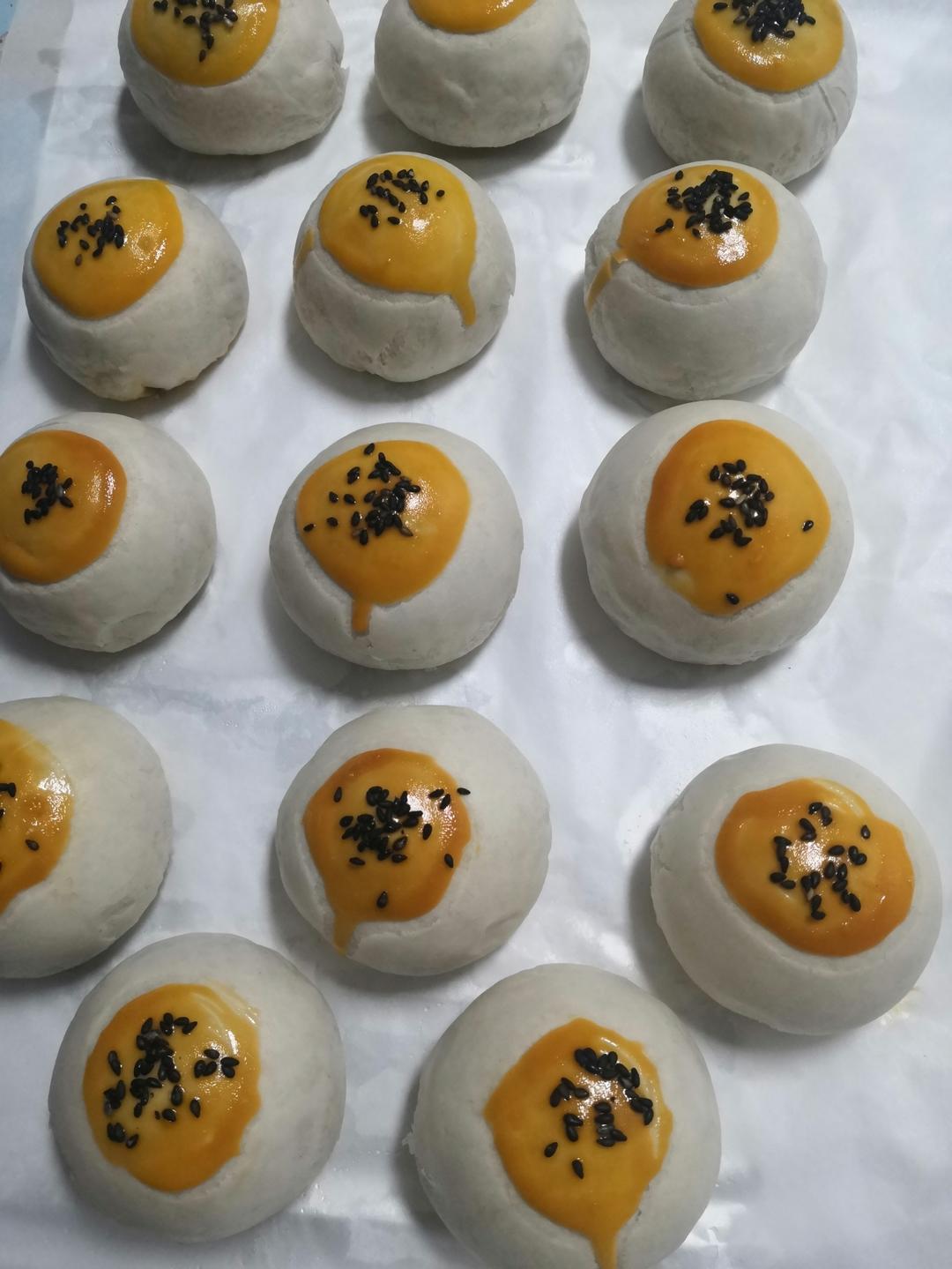 酥掉渣的蛋黄酥