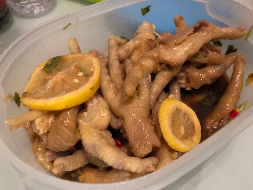 【酸辣无骨凤爪】