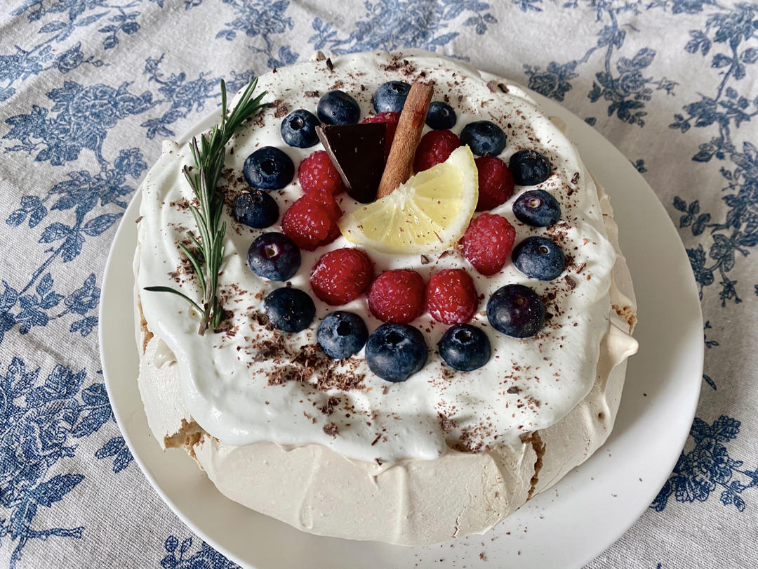 帕夫洛娃蛋白甜饼裸蛋糕 Pavlova